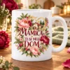Skodelica »Mamica, ti si moj dom« na beli skodelici – ilustrativni prikaz