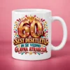 Keramična skodelica za 60. rojstni dan »Glavna atrakcija« – ilustrativni prikaz motiva