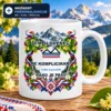 Keramična skodelica 11 oz »Sem Slovenec – ne kompliciram« – ilustrativni prikaz motiva