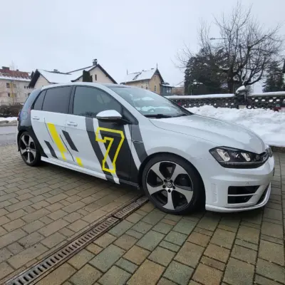 Polepitev in dekoracija osebnega vozila — referenca Insane Design